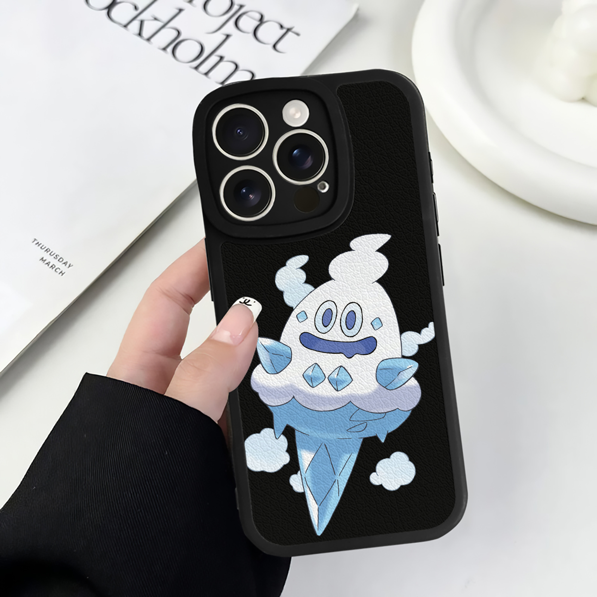 （画像用） ポケットモンスター Pokémon 【iPhone 16シリーズ対応】シリコンスマホケース（レザー調） 材質：シリコン